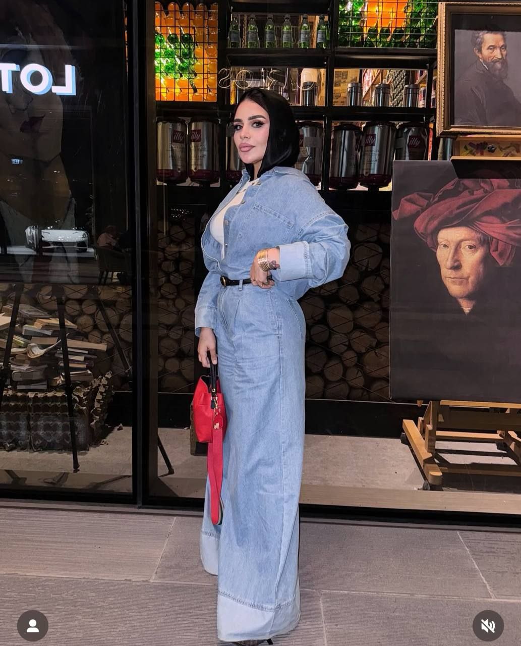 بدلة مخططة